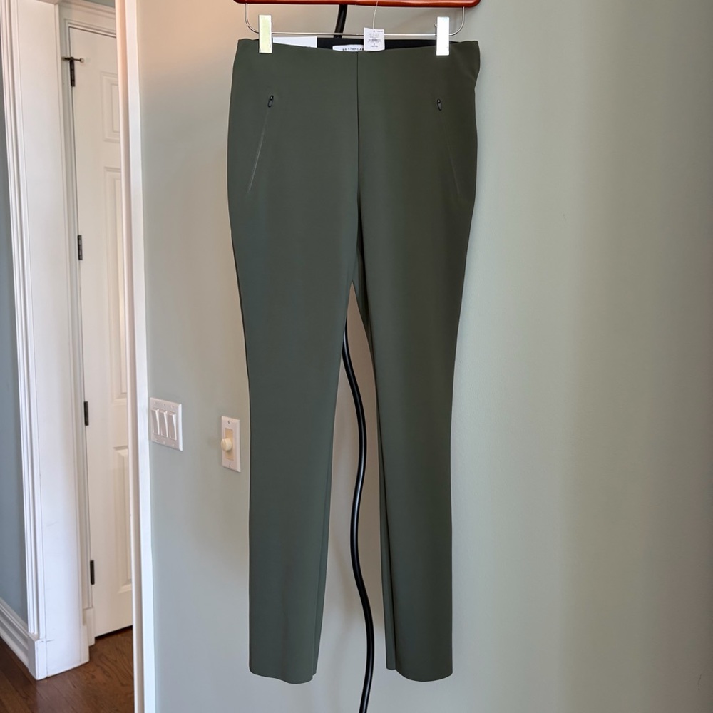 NWT BR STANDARD
SLIM ANKLE 4-WAY STRETCH PANTS